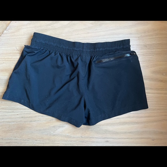 Nike shorts size Small - Picture 2 of 2